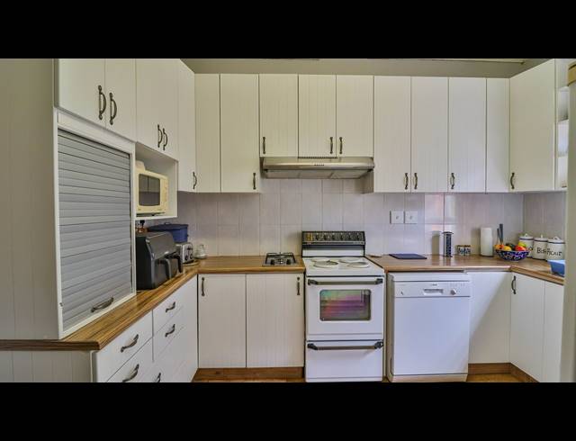 3 BEDROOM FREESTANDING FOR SALE IN BLACKRIDGE
